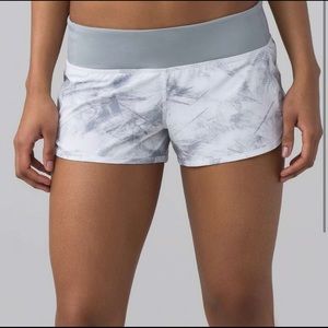 Lululemon Speed Up Low-Rise Lined Short 2.5"